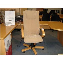 Maple Framed Beige Cloth Gaslift Chair