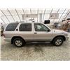 Image 11 : 110 -- 2002 NISSAN PATHFINDER, SILVER, 328092 KMS, 4X4