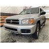Image 2 : 110 -- 2002 NISSAN PATHFINDER, SILVER, 328092 KMS, 4X4