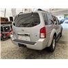 Image 14 : 112 -- 2006 NISSAN PATHFINDER, SILVER, 233135 KMS, 4X4
