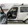 Image 48 : 117 -- 2010 DODGE NITRO, WHITE, 193073 KMS, FOUR WHEEL DRIVE