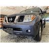 Image 2 : 122 -- 2006 NISSAN PATHFINDER, BLUE, 287930 KMS, 4X4