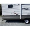 Image 14 : 251 -- 2010 KEYSTONE HIDEOUT, WHITE "NO RESERVE"