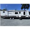 Image 2 : 251 -- 2010 KEYSTONE HIDEOUT, WHITE "NO RESERVE"