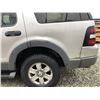 Image 29 : 123 -- 2006 FORD EXPLORER, GREY, 258444 KMS, 4X4"NO RESERVE"