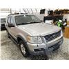 Image 9 : 123 -- 2006 FORD EXPLORER, GREY, 258444 KMS, 4X4"NO RESERVE"