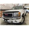 Image 1 : 163 -- 2005 GMC SIERRA, WHITE, 237691 KMS, 4X4