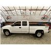 Image 23 : 163 -- 2005 GMC SIERRA, WHITE, 237691 KMS, 4X4