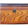 Image 3 : 615 -- FOUR DRAWERED DRESSER WITH GOOD LUCK MEDALLION