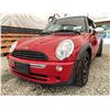 Image 2 : 9 -- 2005 MINI COOPER, RED, 187359 KMS, FRONT WHEEL DRIVE
