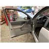 Image 48 : 10 -- 2005 FORD FOCUS, SILVER, 254082 KMS, FRONT WHEEL DRIVE
