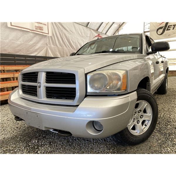 150 -- 2006 DODGE DAKOTA, SILVER, 289902 KMS, 4x4