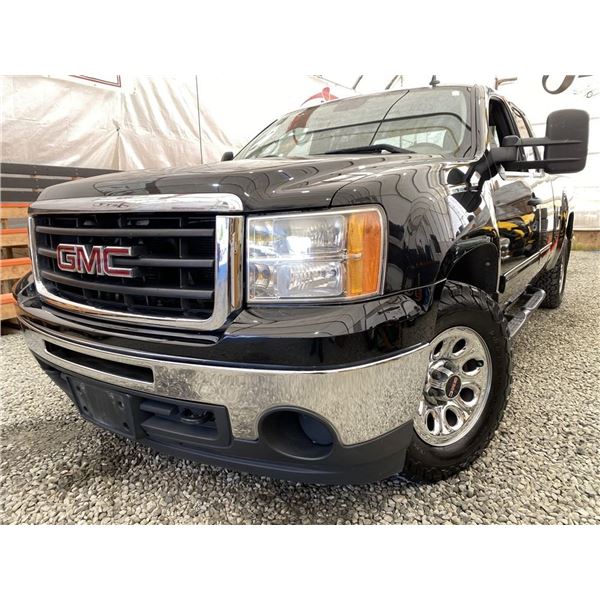 161 -- 2010 GMC SIERRA, BLACK, 280206 KMS, 4X4,  NO DESIGNATIONS