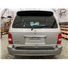 Image 17 : 206 -- 2005 KIA SEDONA, SILVER, 260509 KMS, FRONT WHEEL DRIVE