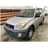 Image 2 : 112 -- 2001 TOYOTA RAV 4, SILVER, 352867 KMS, ALL WHEEL DRIVE,