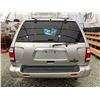 Image 8 : 0T -- 2002 NISSAN PATHFINDER, SILVER, 217795 KMS, 4X4 "NO RESERVE"