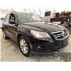 Image 8 : 112 -- 2011 VOLKSWAGEN TIGUAN, BLACK, 187607 KMS, ALL WHEEL DRIVE