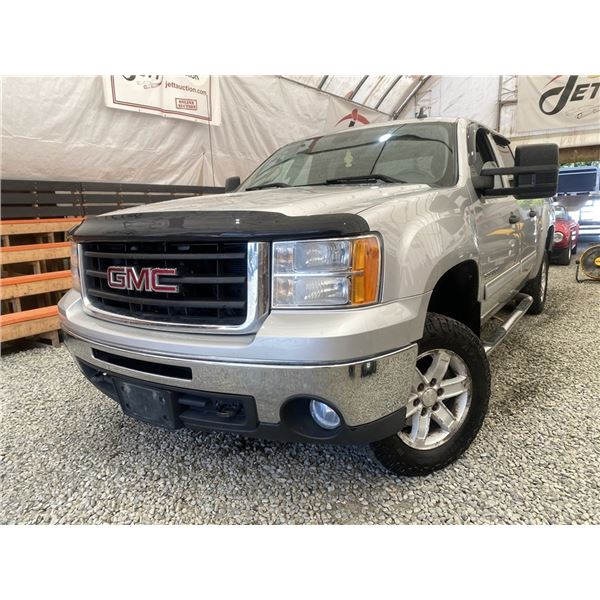 150 -- 2010 GMC SIERRA K1500, GREY, 172841 KMS, 4X4