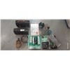 Image 1 : Box lot inc. glass jars, barber kit, metal lunchkit etc