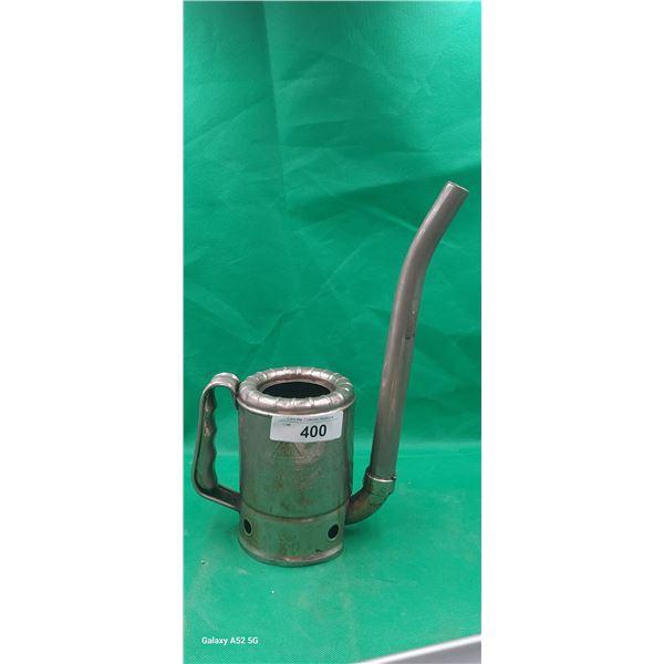 1950s swing spout quart oiler 13"