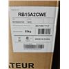 Image 3 : Hisense RB15A2CWE White Refrigerator with 85kg Load Capacity