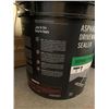 Image 2 : Resisto Asphalt Driveway Sealer – 17 L (4.5 Gal)