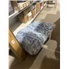 Image 3 : Blue and White Rectangular Plush Dog Bed  41″ x 27″ x 4″