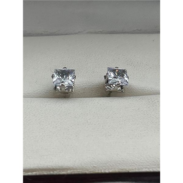 Ladies 1.0 Carat TW Princess Cut Solitaire stud Earring Set
