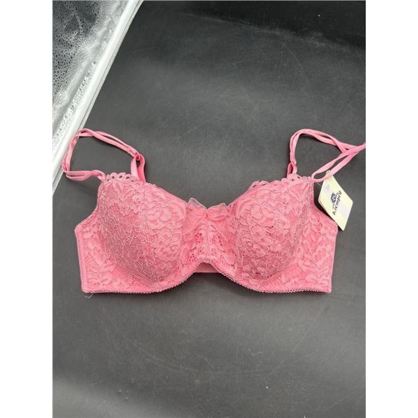 b.tempt’d Pink Lace Bra, Size 30D, Style 953144