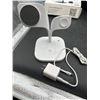 Image 3 : 3-in-1 Wireless Charging Station YM-UD22 with Charger and Cable *Watch Not Included*