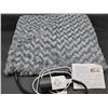 Image 1 : Electric Heating Pad with Chevron Pattern Cover
