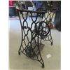 Image 2 : Singer Cast Iron Sewing Machine Stand 