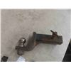 Image 2 : 3 Hitch Receivers with Ball Hitch