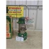 Image 2 : Coleman Sport Lite Model 335 Lantern with Box and 