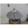 Image 2 : Metal Bird Feeder 48'' 