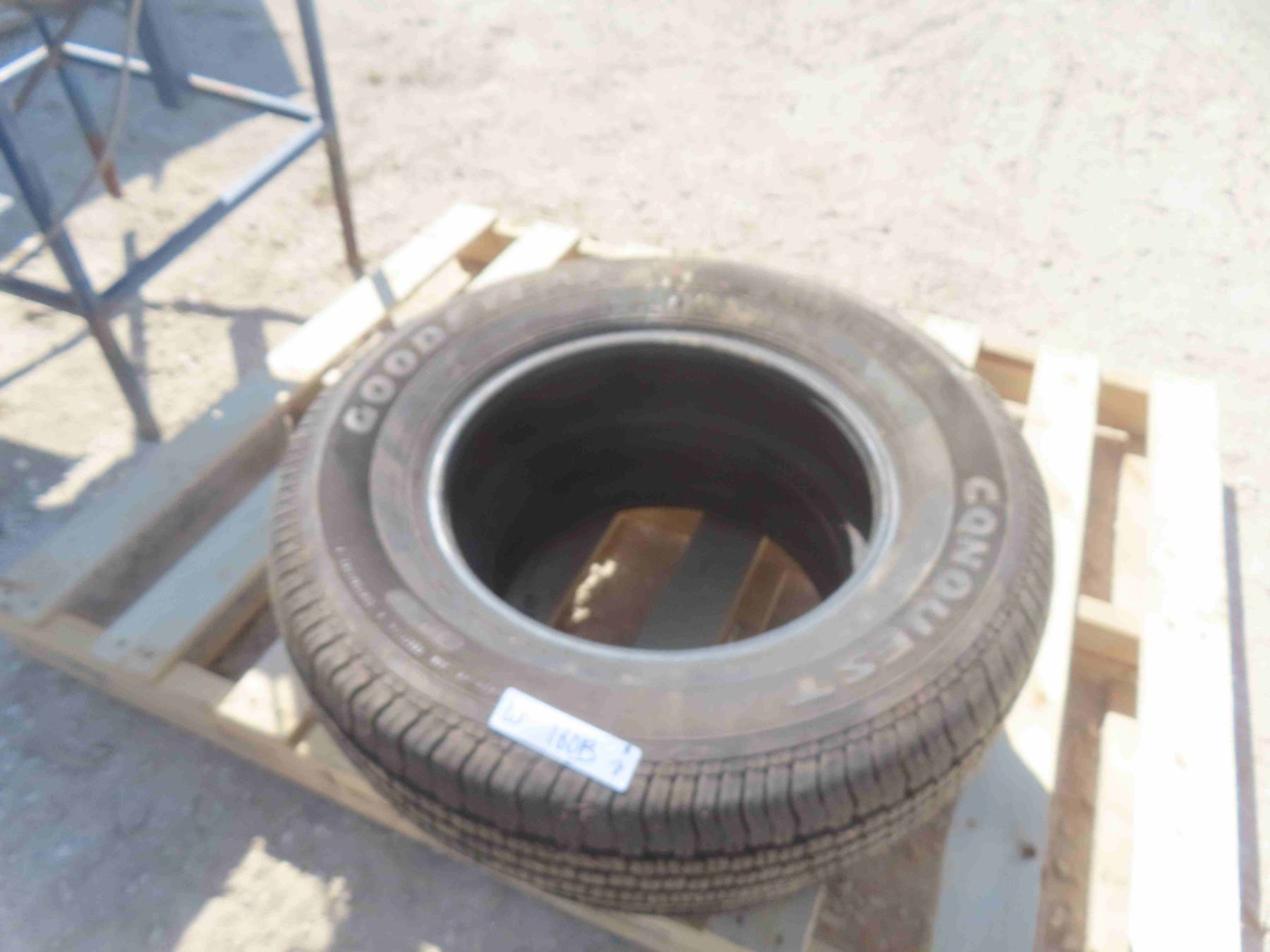 2 Goodyear Tires P195/70R14