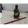 Image 6 : 20 Ton Hydraulic Bottle Jack, Motomaster 2 Ton Bottle 