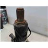 Image 8 : 20 Ton Hydraulic Bottle Jack, Motomaster 2 Ton Bottle 