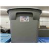 Image 3 : 8 Storage Totes with Lids 