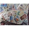 Image 3 : 3000 Canadian Stamps, Various Years 