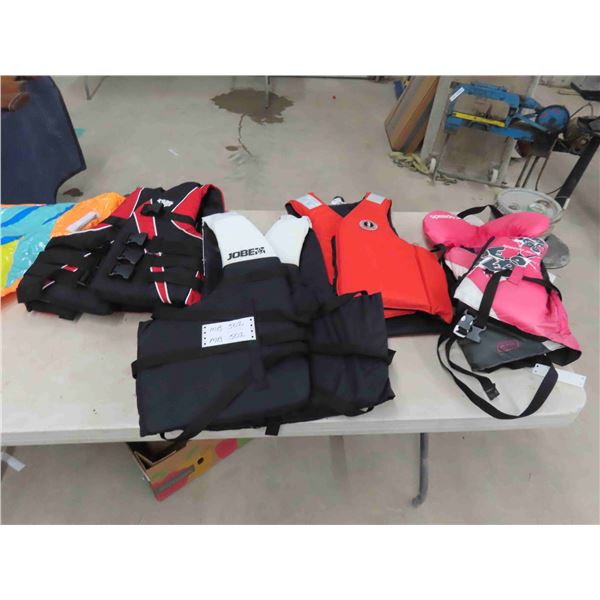4 Floatation Devices Size 2XL, XL, Youth 60-90 Lbs,