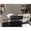 Image 2 : Flex 5.9 Cubic Feet Electric Flex Duo Range Stainless