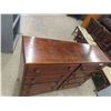Image 3 : 8 Drawer Dresser 34'' x 47'' x 14'' 
