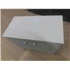Image 3 : 2 Door Painted Cabinet 24'' x 31'' x 16 1/2'' 