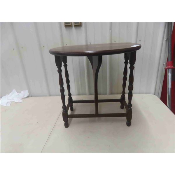 Walnut Drop Leaf Stand 21'' x 21'' x 26'' 