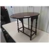 Image 2 : Walnut Drop Leaf Stand 21'' x 21'' x 26'' 