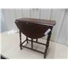 Image 4 : Walnut Drop Leaf Stand 21'' x 21'' x 26'' 