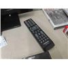 Image 3 : Insignia 19'' TV with Remote 