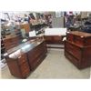 Image 1 : 3pce Bedroom Suite: Dresser 32'' x 68'' x 19'' , 