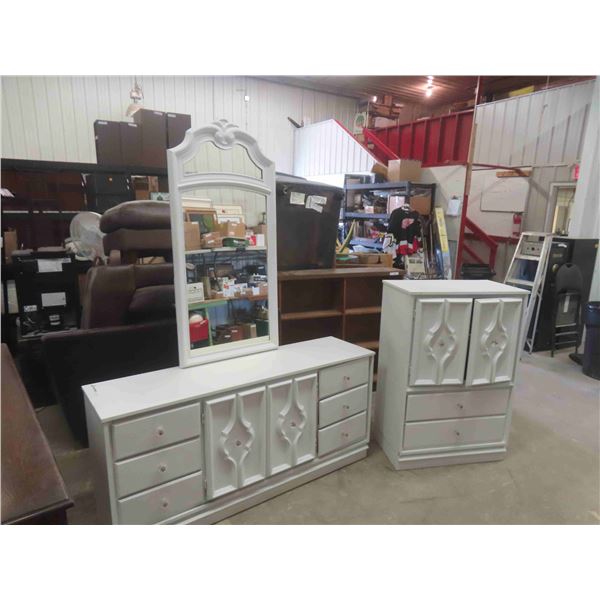 2 Dresser Set : Dresser 30'' x 65'' x 17 1/2'' , Plus 